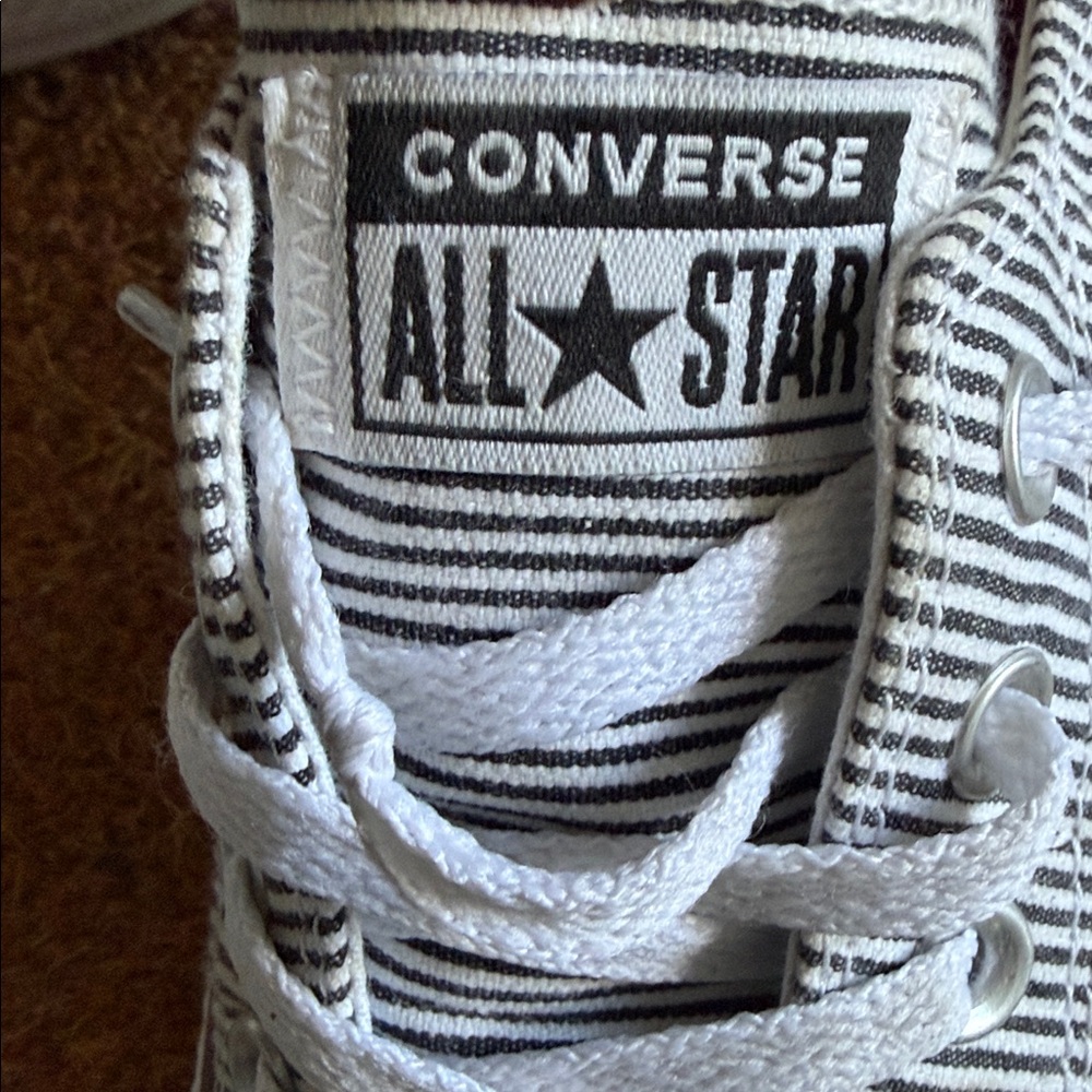 Converse Pinstripe Shoreline Slip Ons - Picture 4 of 8